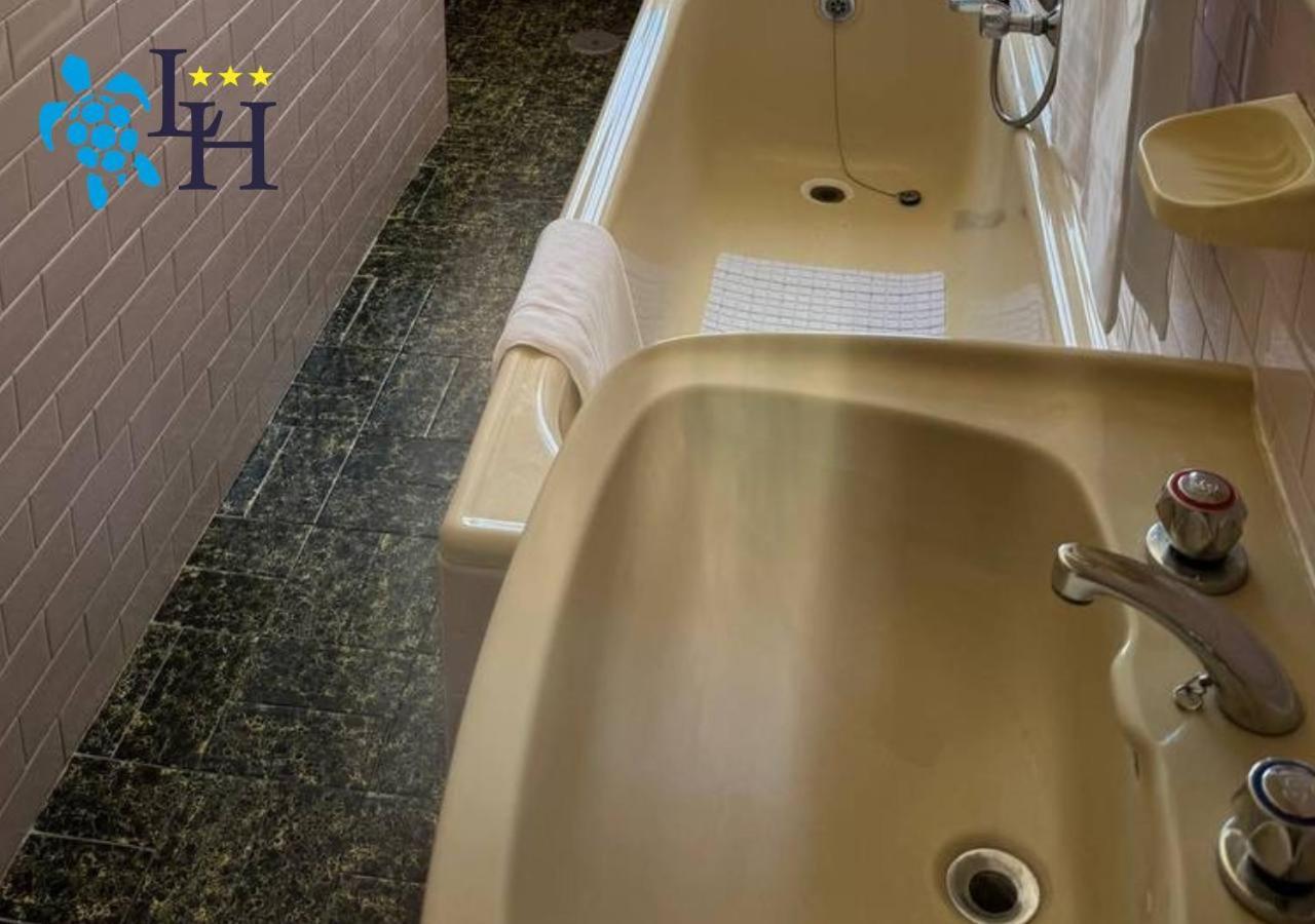 Hotel Lora Rda Luxury Бордихера Стая снимка