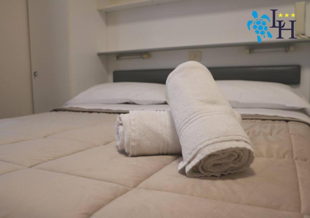 Hotel Lora Rda Luxury Бордихера Екстериор снимка