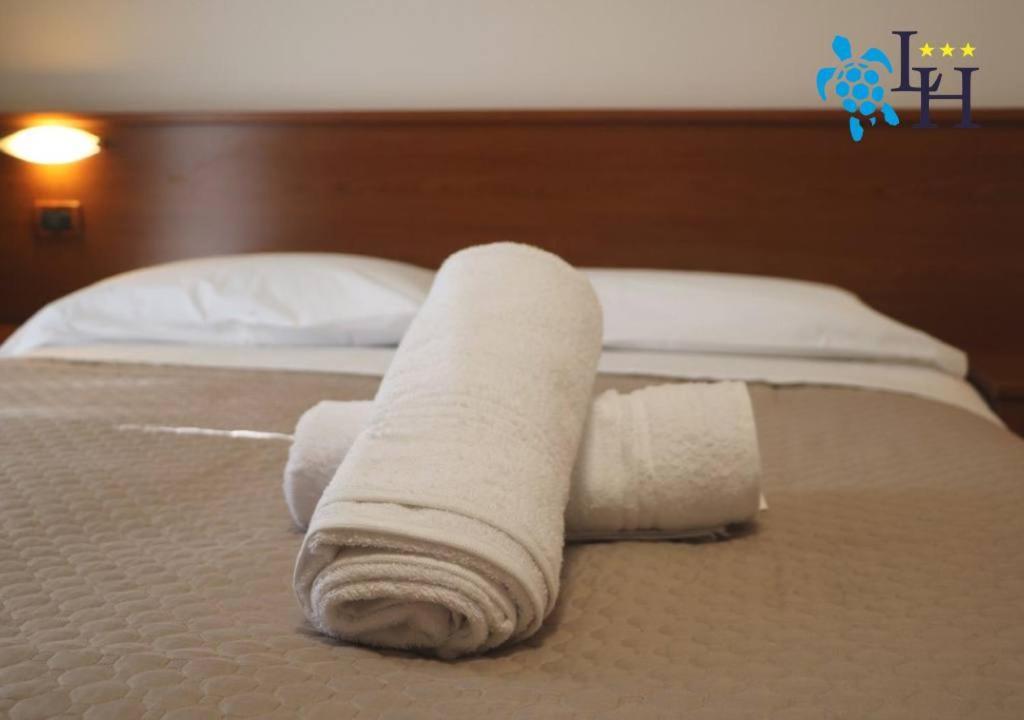 Hotel Lora Rda Luxury Бордихера Екстериор снимка