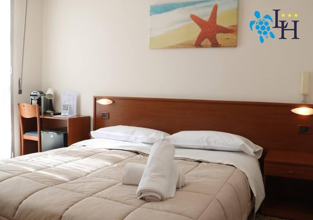 Hotel Lora Rda Luxury Бордихера Екстериор снимка