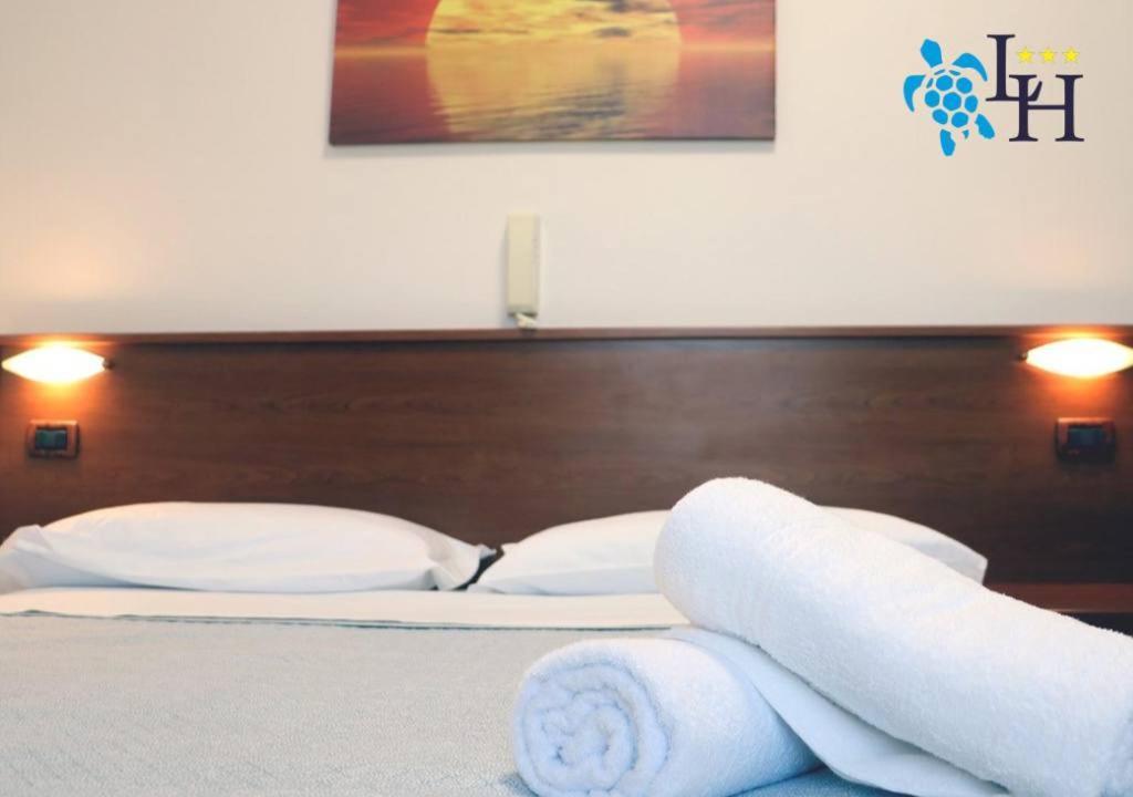 Hotel Lora Rda Luxury Бордихера Екстериор снимка