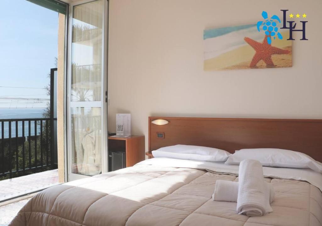 Hotel Lora Rda Luxury Бордихера Екстериор снимка