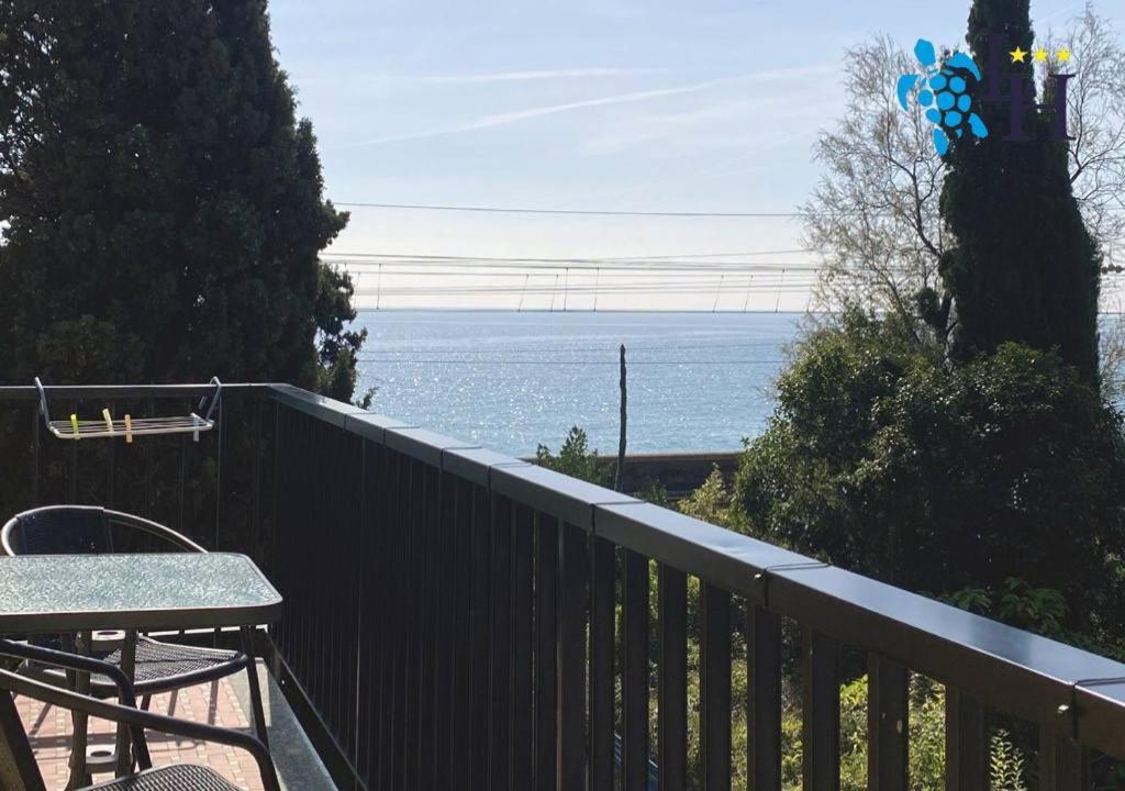 Hotel Lora Rda Luxury Бордихера Екстериор снимка