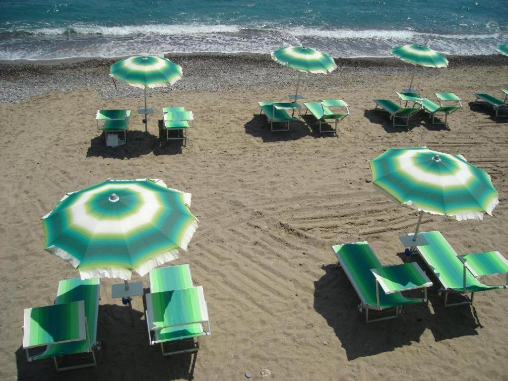 Hotel Lora Rda Luxury Бордихера Екстериор снимка