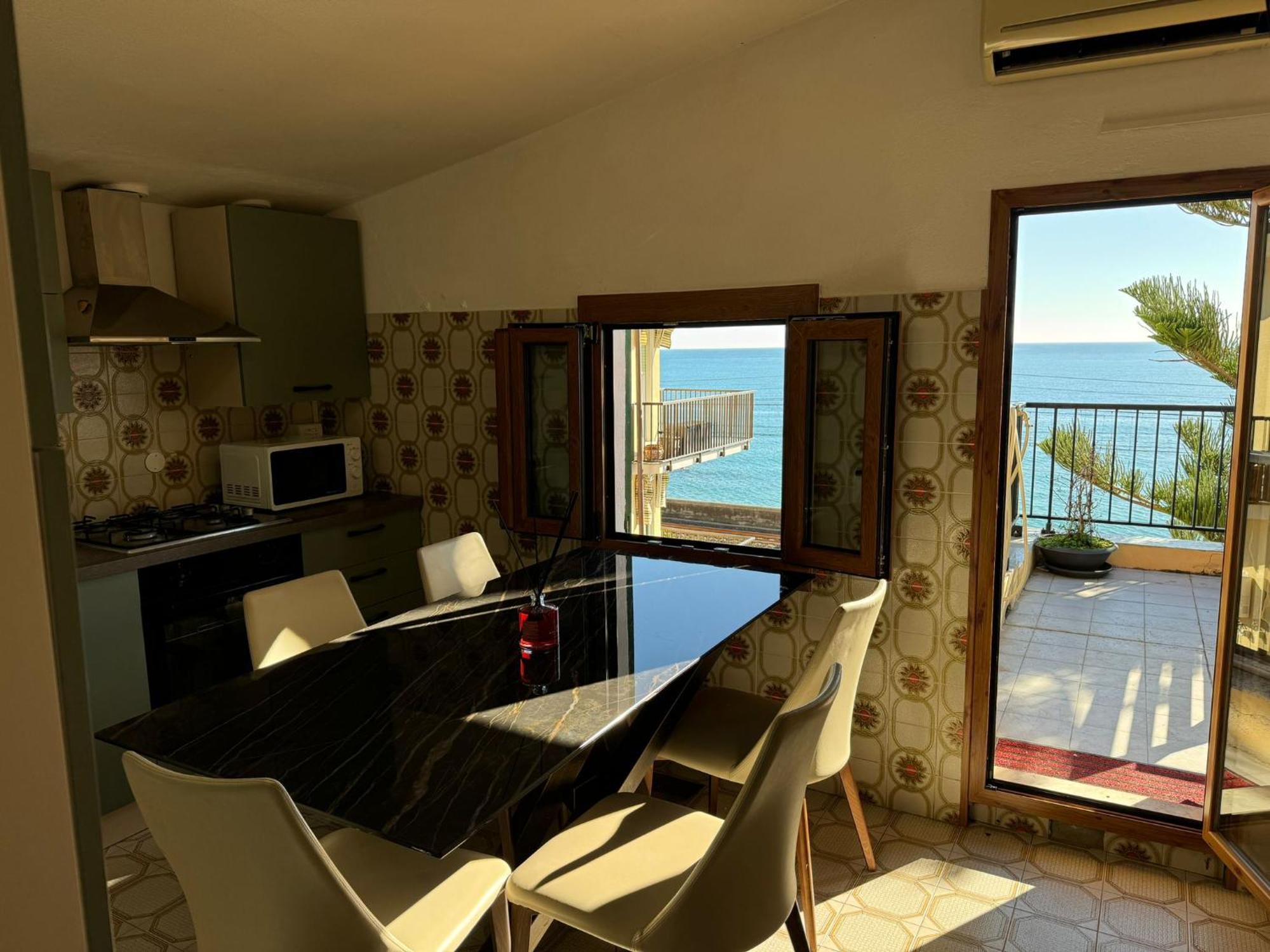Hotel Lora Rda Luxury Бордихера Екстериор снимка